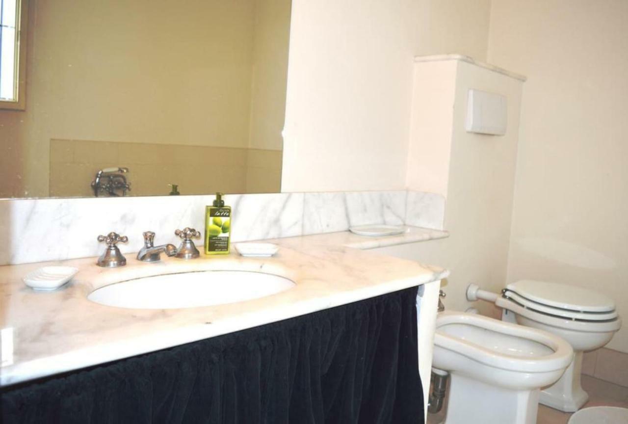Panoramic Suite Near Duomo And Station Florence Exterior photo